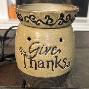 Scentsy Give Thanks Warmer - Brown and Tan